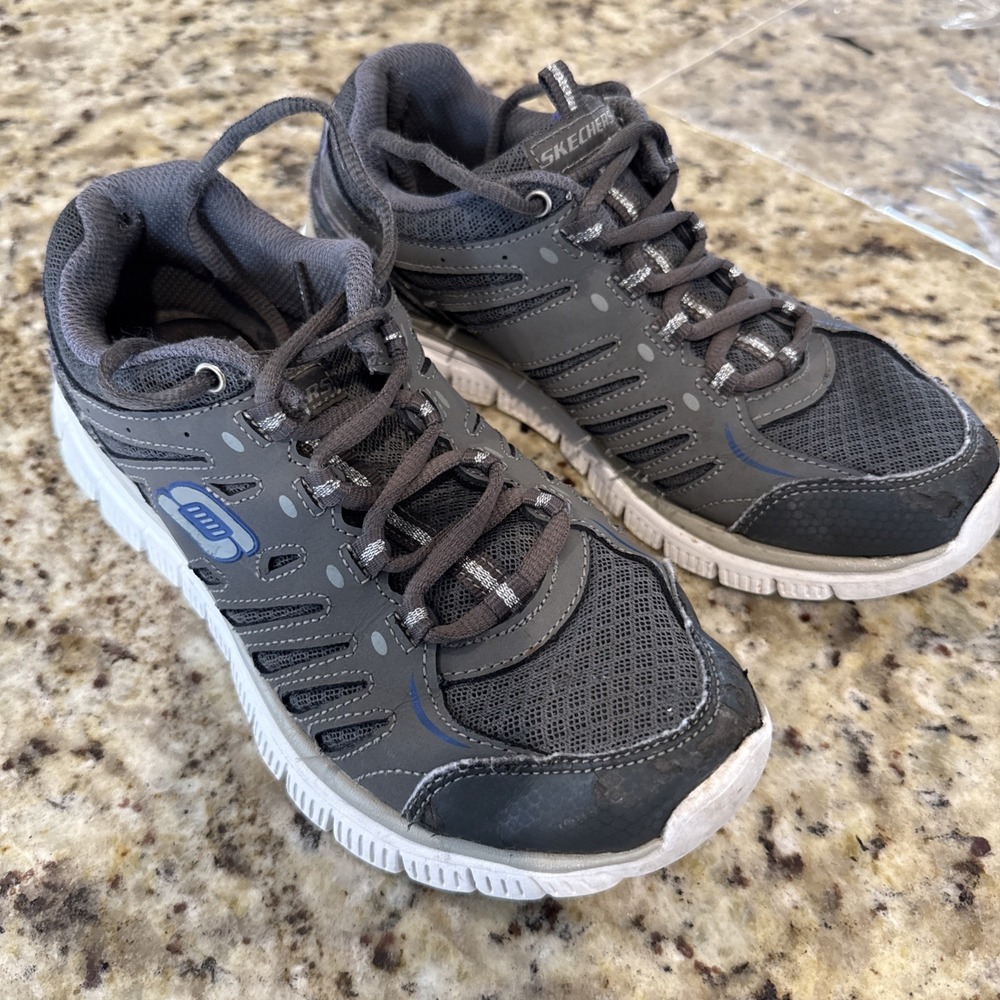 Skechers Light Weight Gray Running Athletic Shoes Memory Foam Lace Up Sz 7 (5102